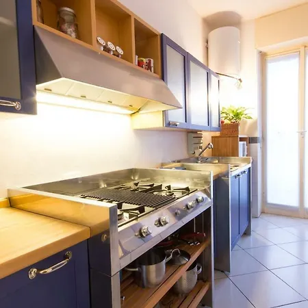 Charming In The City Center Apartment