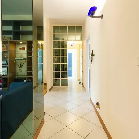 Charming In The City Center Apartment