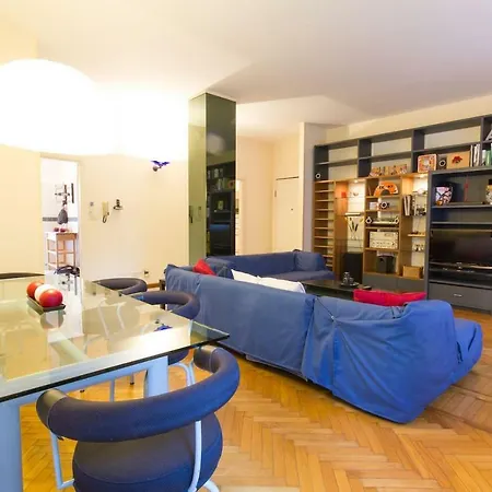 Charming In The City Center Como
